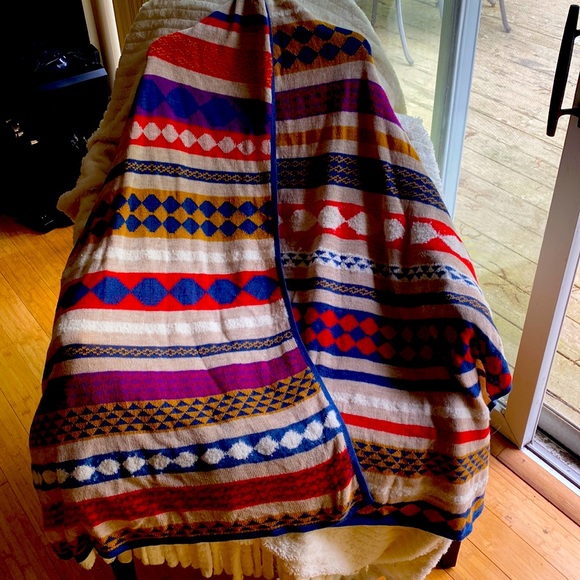 90% Baby Alpaca Extra Long Large Scarf/Wrap NeverUsed